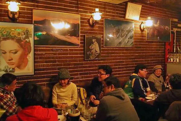 山荘の店内