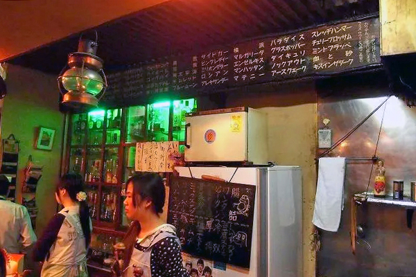 山荘の店内