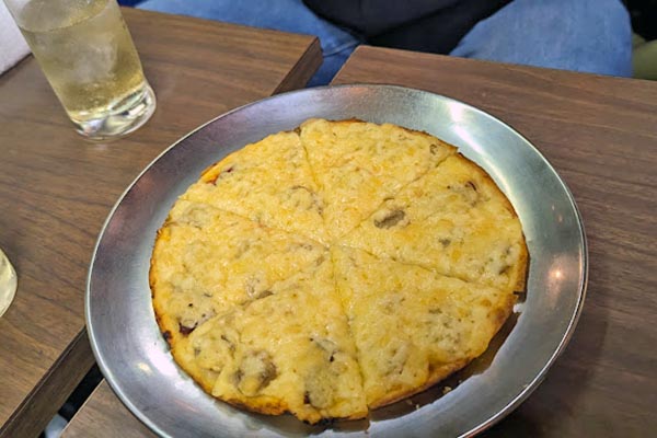 クライスラーのチーズピザ