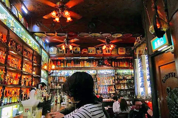 クライスラーの店内