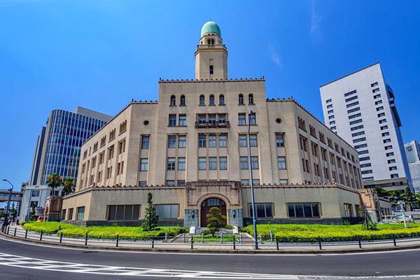 横浜税関「クイーン」の塔