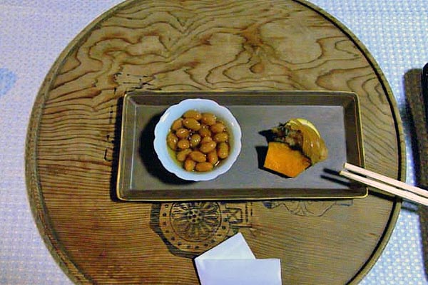 隣花苑のコース料理と原家に代々伝わる見事な器