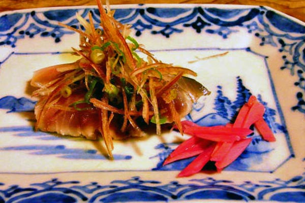 隣花苑のコース料理と原家に代々伝わる見事な器