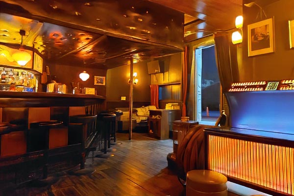 ジュークボックスはさすがに新しいSEEBURG社製のものに