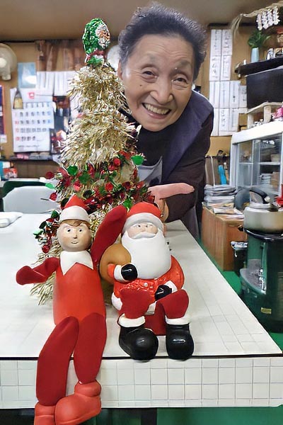 ご主人のお母様 峯木京子さん。大女将でまだまだ現役です。先日90歳になりました！