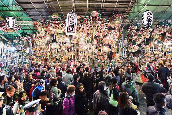 金刀比羅大鷲神社の参道 酉の市